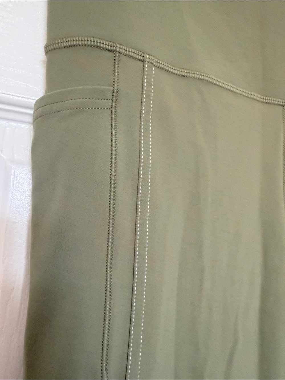Athleta Salutation Stash 7/8 tight Sz Large Light green - Picture 5 of 9